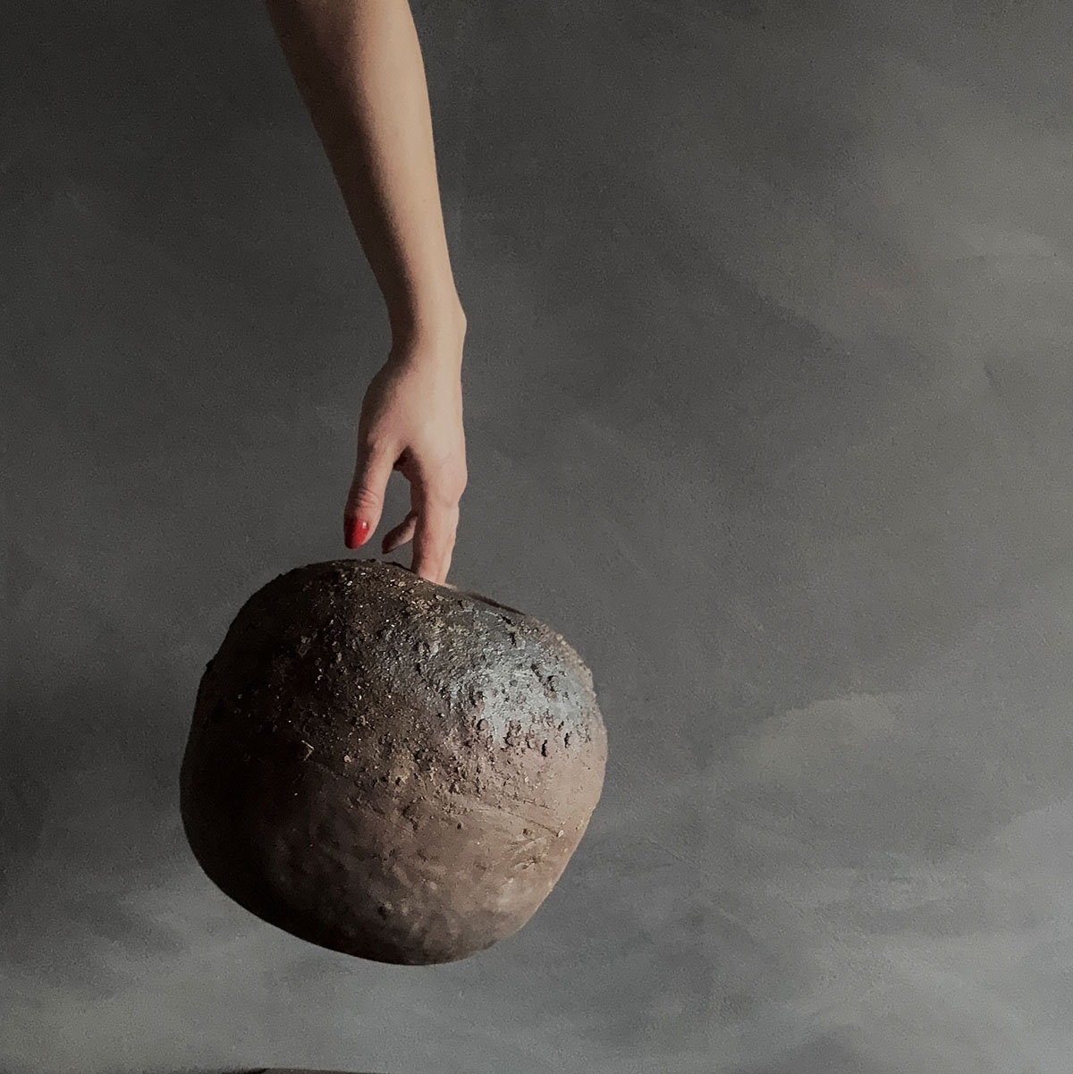 Lyla | El Yapımı Seramik Dokulu Wabi Sabi Dekoratif Küre Vazo Lyla | El Yapımı Seramik Dokulu Wabi Sabi Dekoratif Küre Vazo